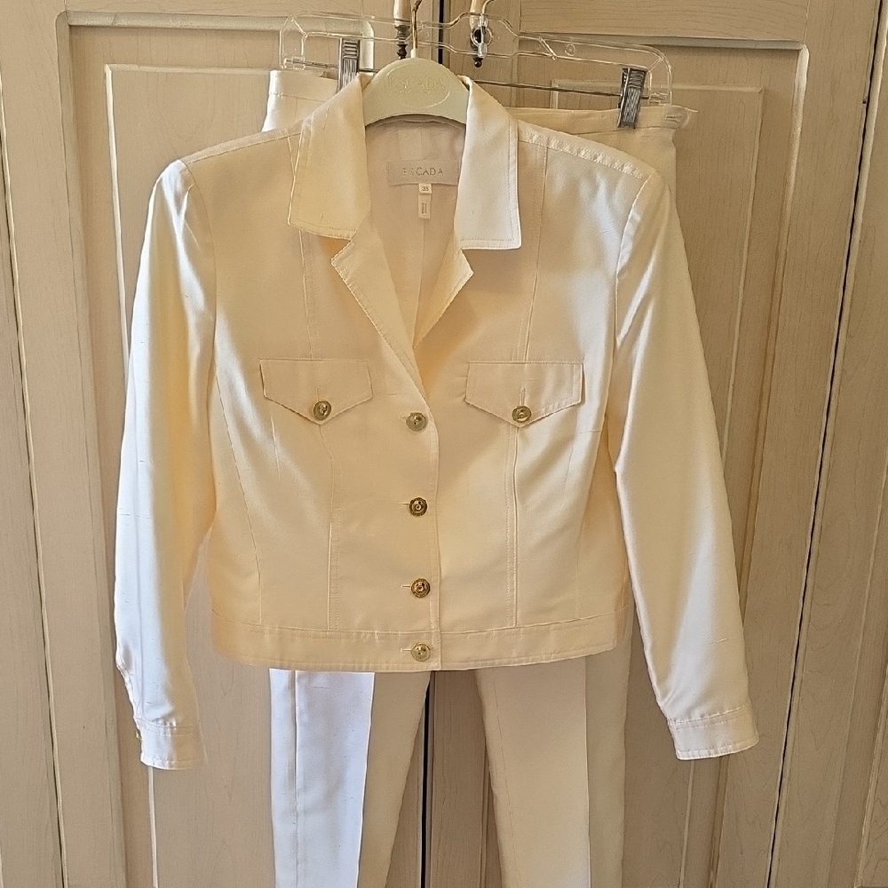 Escada White Silk 2 Piece Pants Suit. Cropped Jacket With Gold ESCADA buttons.
